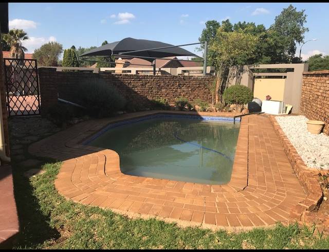 3 bed property to rent in BONAERO PARK